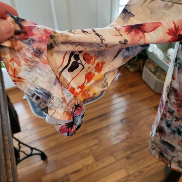 4/$19 Floral Embellished Grunge Fairy Top with Bell Sleeves XL  NWOT Boho - Picture 6 of 10